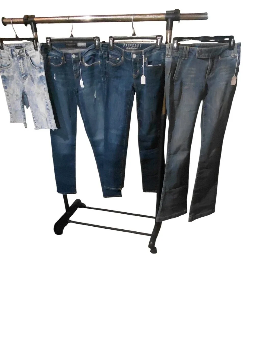 Aeropostale Mixed Styles And Sizes Bundle Of 4 Jeans. Details Shown Below.